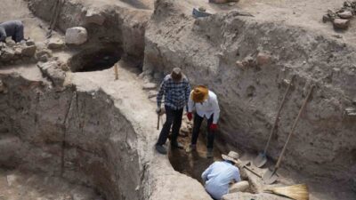 Kaman Belediye Başkanı Emre Demirci, Kalehöyük’te devam eden arkeolojik kazı