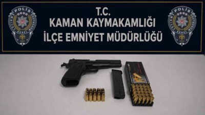 Kırşehir’in Kaman ilçesinde polis ekipleri tarafından gerçekleştirilen bir operasyonda, ruhsatsız