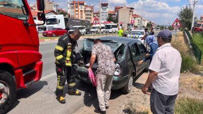Kütahya’nın Tavşanlı ilçesinde meydana gelen trafik kazasında, bir kamyonun bir