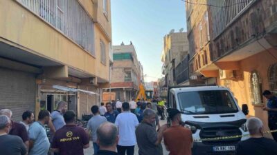 Şanlıurfa’nın Eyyübiye ilçesinde altyapı çalışmaları sırasında freni boşalan bir kamyonun