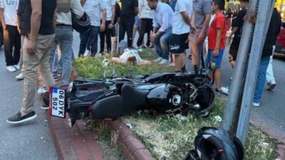 Karadeniz Ereğli ilçesinde otomobil ile motosikletin çarpışması sonucu meydana gelen