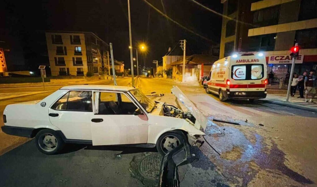 Karaman’da meydana gelen trafik kazasında iki aracın çarpışması sonucunda maddi