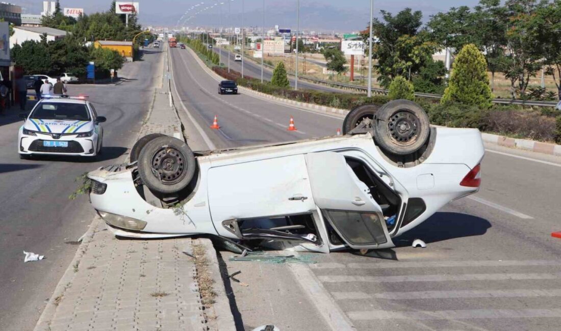 Karaman’daki trafik kazasında, bir otomobil karşı şeride geçerek takla attı