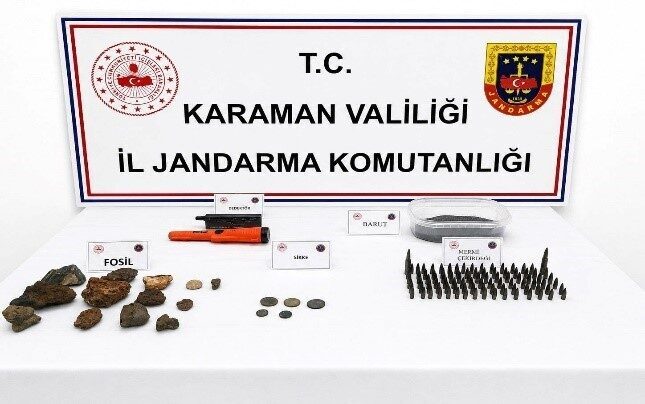 Karaman İl Jandarma Komutanlığı tarafından gerçekleştirilen operasyonlarda tarihi eserler bulunurken,
