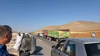 Karaman’ın Ayrancı ilçesinde meydana gelen bir trafik kazasında, traktörün römorkuna