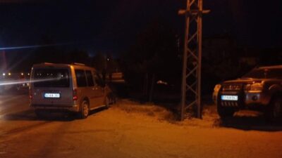 Konya’nın Karapınar ilçesinde meydana gelen trafik kazasında iki kamyonet çarpıştı