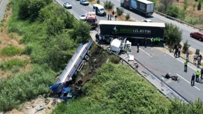 Denizli’nin Pamukkale ilçesinde meydana gelen trafik kazasında bir kişi hayatını