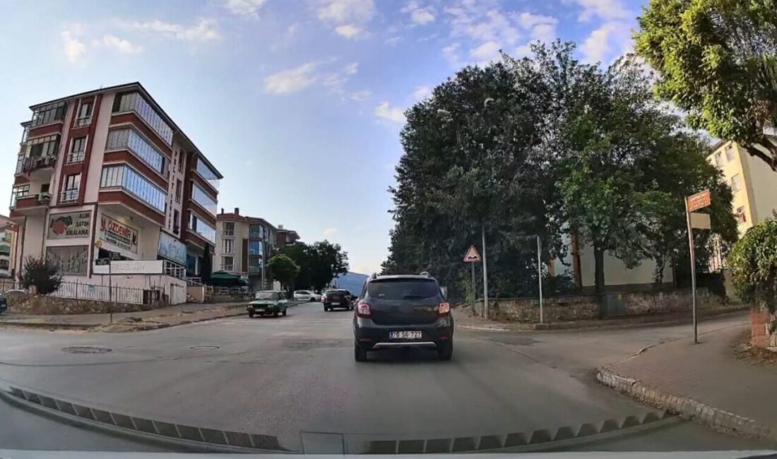 Safranbolu ilçesinde meydana gelen bir olayda, bir aracın hatalı sollama