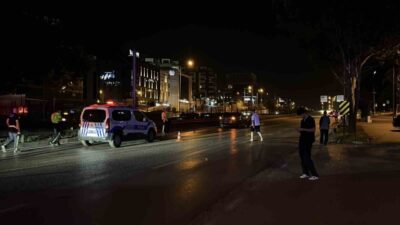 Bursa’da bir ana arterde karşıdan karşıya geçmeye çalışan 53 yaşındaki