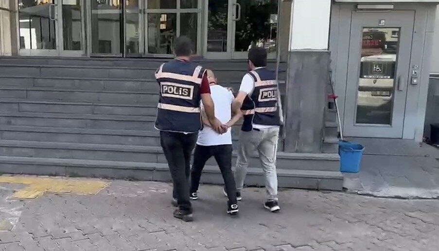 Kayseri’de, polis ekipleri tarafından, ‘karşılıksız çek düzenlemek’ suçundan 52 yıl