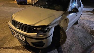 Kastamonu’nun Hanönü ilçesinde meydana gelen trafik kazasında, iki aracın çarpışması