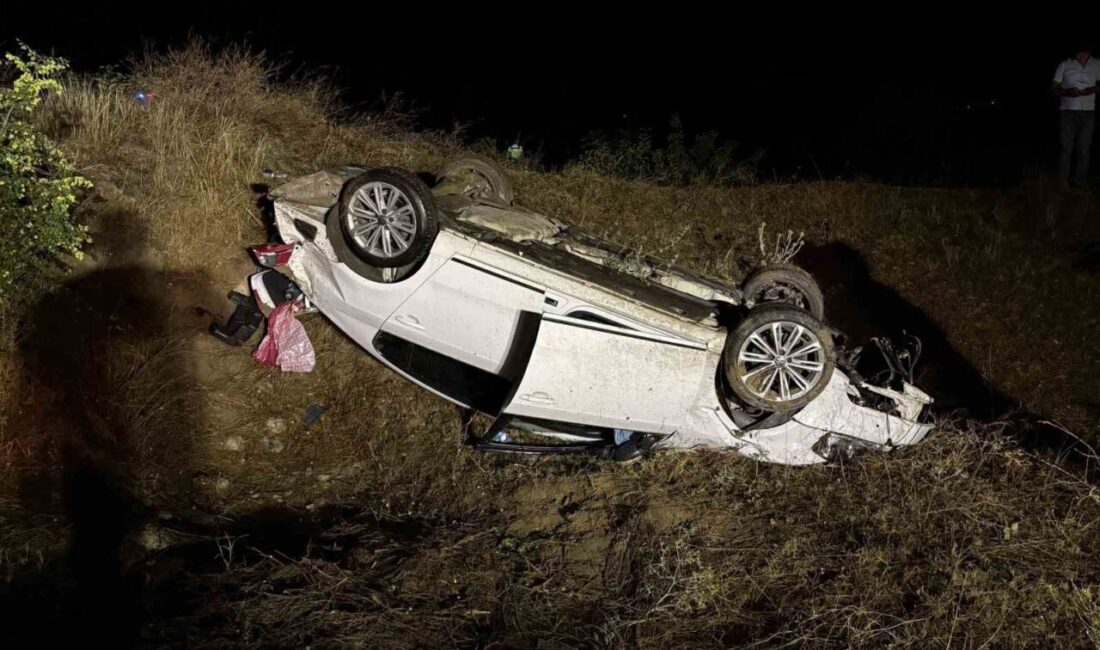 Tosya ilçesinde meydana gelen trafik kazasında aracın şarampole yuvarlanması sonucu