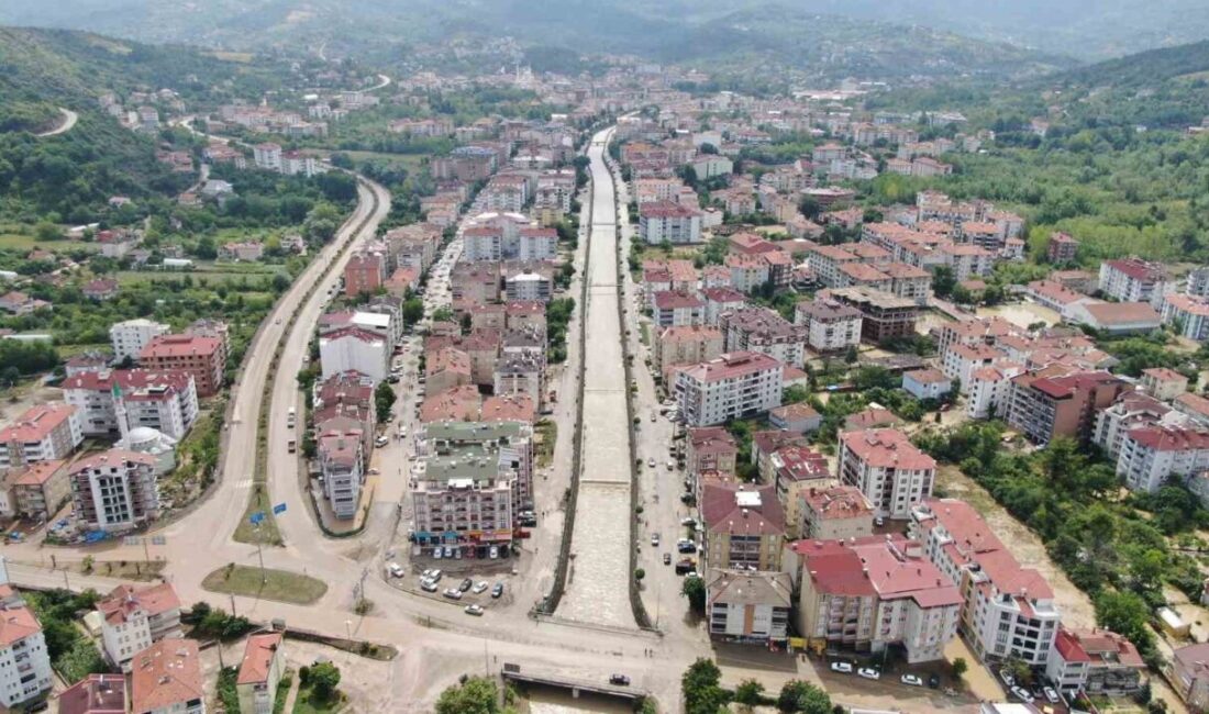 Kastamonu’da etkili olan şiddetli yağışlar sonucu Cide ilçesinde 12 kişi