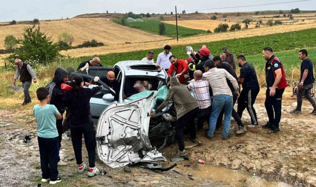 Kastamonu’nun Taşköprü ilçesinde meydana gelen trafik kazasında, üç aracın karıştığı
