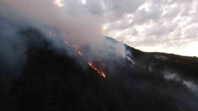 Kastamonu’da ahşap bir evde çıkan yangın, ekiplerin müdahalesiyle kontrol altına