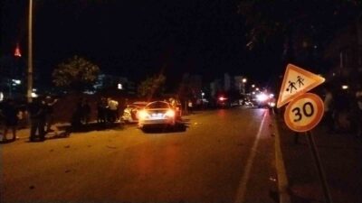 Kozan ilçesinde üç otomobilin karıştığı zincirleme kazada 3’ü ağır 7