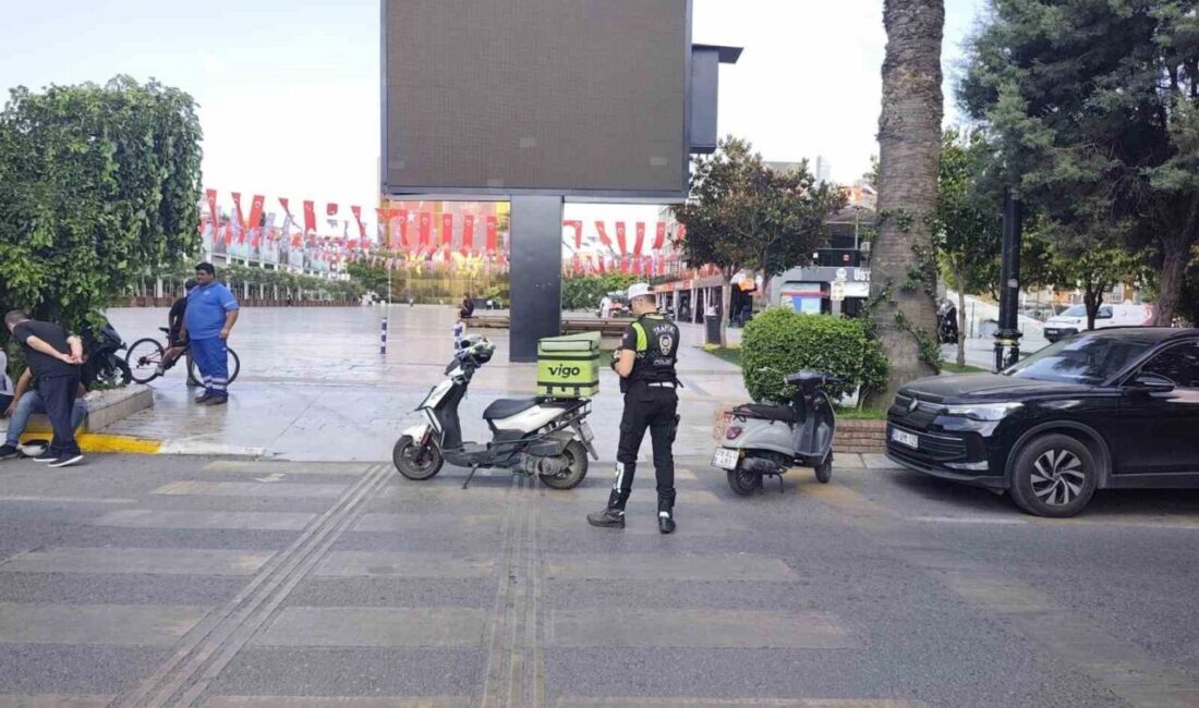 Efeler ilçesinde meydana gelen trafik kazasında, Abide Kavşağı’nda çarpışan iki