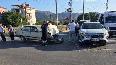 Isparta’nın Şarkikaraağaç ilçesinde meydana gelen trafik kazasında bir kişi yaralandı.