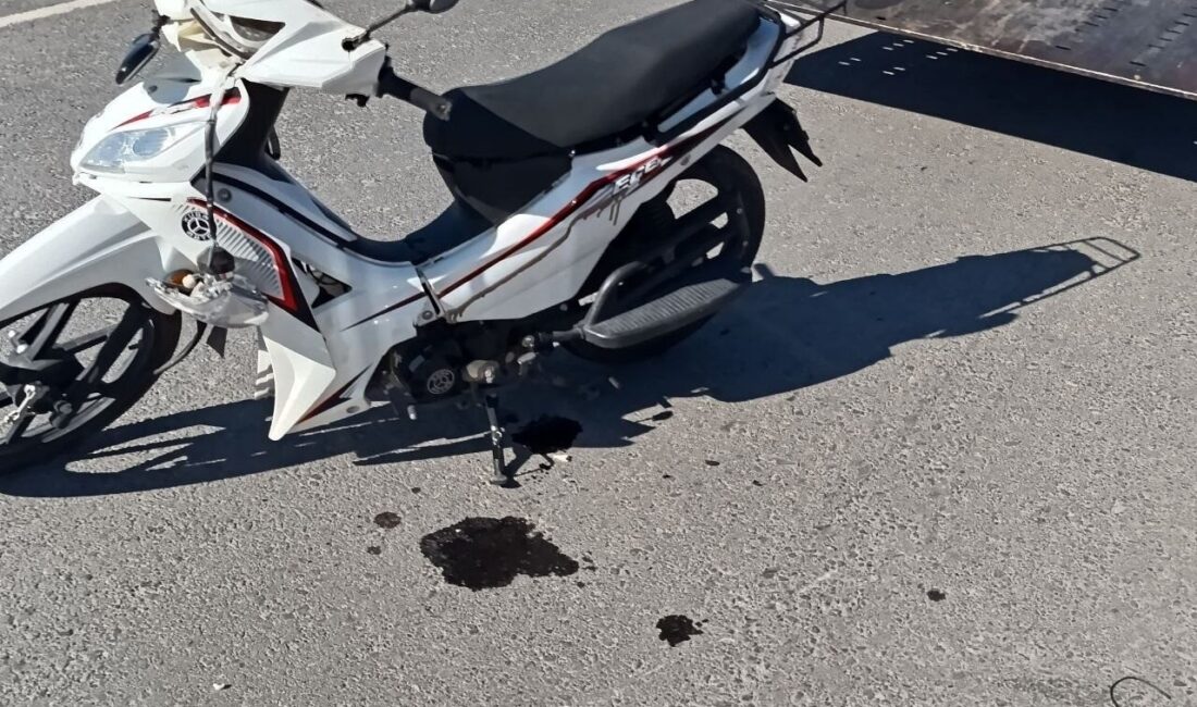 Beyşehir ilçesinde meydana gelen trafik kazasında motosiklet sürücüsü ağır yaralandı.