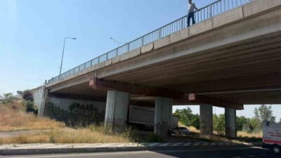 Sivrihisar ilçesindeki olay nedeniyle Eskişehir-Afyonkarahisar yolunda trafik bir süre aksadı.