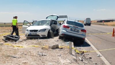 Kayseri’nin Bünyan ilçesinde meydana gelen trafik kazasında 2 otomobil çarpıştı.