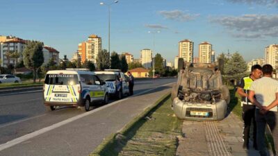 Kayseri’nin Melikgazi ilçesinde meydana gelen trafik kazasında hafif ticari aracın