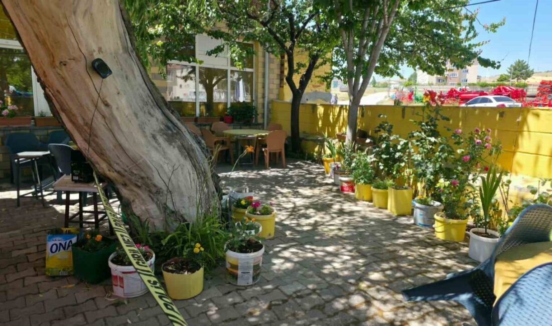 Bünyan ilçesinde bulunan bir kıraathanede yaşanan silahlı kavgada yaralanan iki