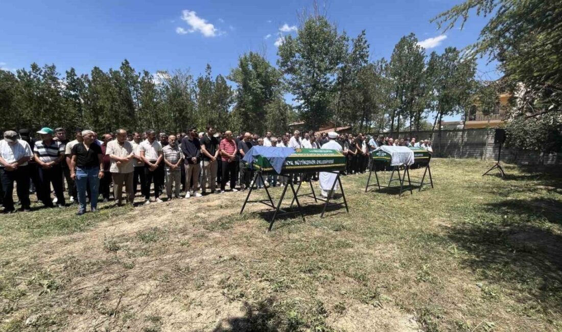 Konya’da bir taksinin çarpması sonucu yaşamlarını yitiren anne ve kızları
