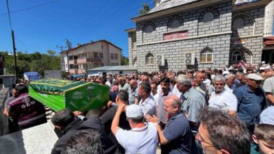 Uşak-İzmir kara yolunda meydana gelen trafik kazasında hayatını kaybeden tır