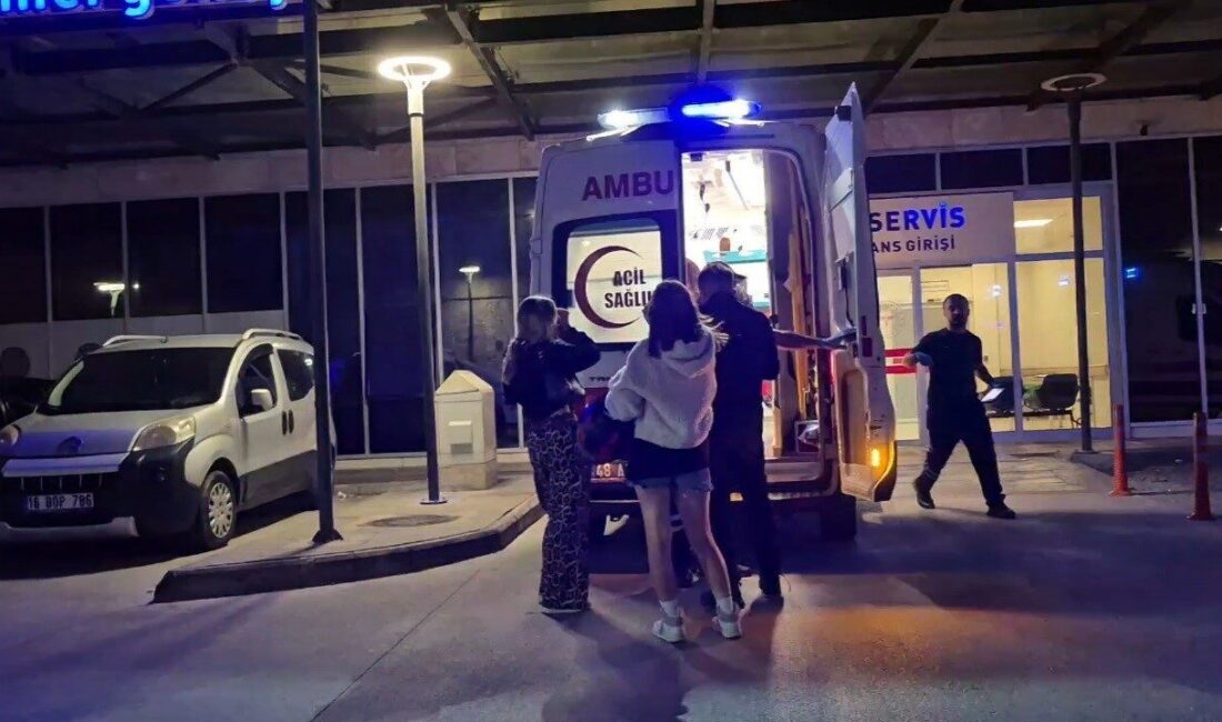 Bodrum ilçesinde meydana gelen trafik kazasında yaralanan genç, hastanede hayatını