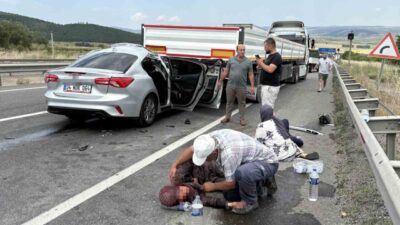 Eskipazar ilçesinde meydana gelen trafik kazasında, bir otomobilin tıra çarpması