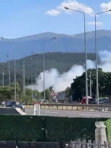 Bursa’nın Kestel ilçesindeki bir ormanlık alanda yangın çıktı ve ekipler