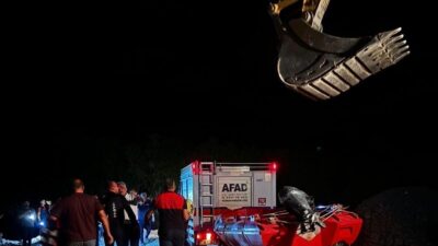 Siirt’te, Kezer Çayı’nda su seviyesinin ani yükselmesi sonucu mahsur kalan