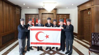Türkiye Muharip Gaziler Derneği Samsun Şubesi’nin başkanı Ahmet Diril ve
