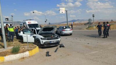 Kırıkkale’nin Karakeçili ilçesinde meydana gelen trafik kazasında 6 kişi yaralandı.