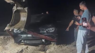 Kandıra ilçesinde meydana gelen bir olayda, sürücüsünün direksiyon hakimiyetini kaybetmesi