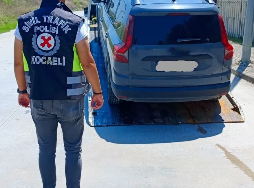 Kocaeli’nde ikinci kez korsan taşımacılık yaparken yakalanan bir sürücüye 200