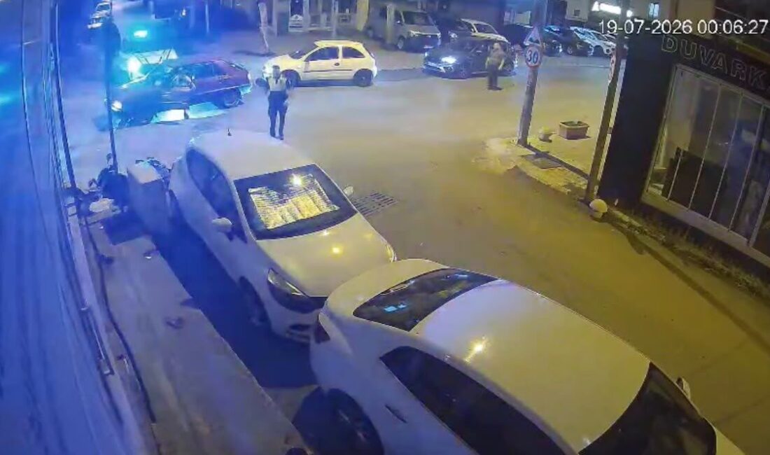 Kocaeli’nin Gebze ilçesinde bir otomobilin motosikletle çarpışması sonucu motosiklet sürücüsü