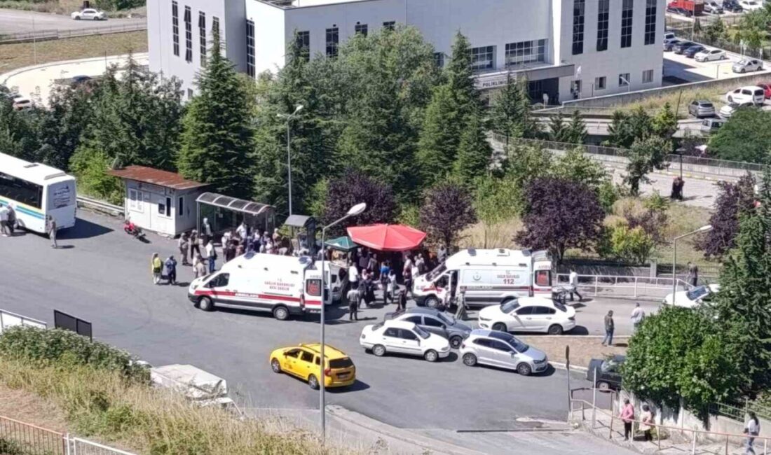 Karadeniz Ereğli ilçesinde, sürücüsünün kontrolünden çıkan bir otomobilin rampadan aşağı