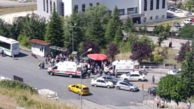 Karadeniz Ereğli ilçesinde, sürücüsünün kontrolünden çıkan bir otomobilin rampadan aşağı