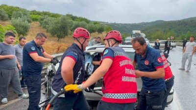 Sakarya’nın Geyve ilçesinde bir otomobilin kontrolden çıkarak aynı yönde seyir