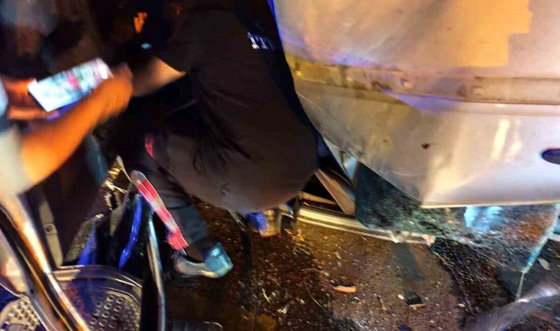 Van’ın Tuşba ilçesinde meydana gelen trafik kazasında, otomobilin kontrolden çıkarak