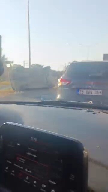 Eskişehir’de bir otomobil, sürücüsünün kontrolünü kaybetmesi sonucu çevre yolunda takla
