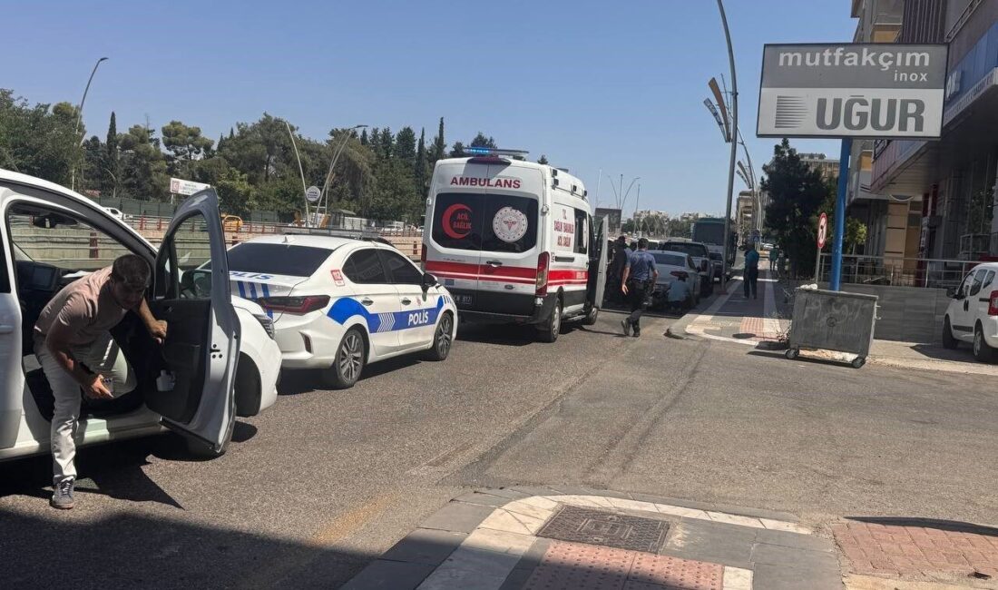 Şanlıurfa’da bir motosikletin kontrolden çıkarak devrilmesi sonucu sürücü yaralandı. Olay,