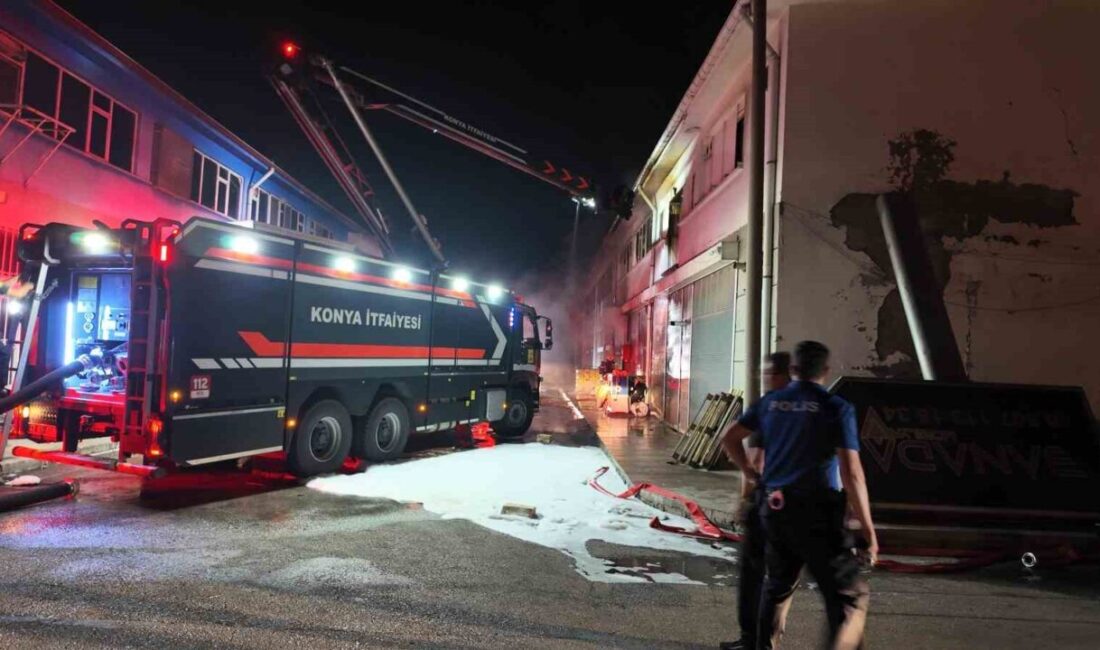 Konya’da bir mobilya imalathanesinde meydana gelen yangın, çevre sakinlerinde endişe