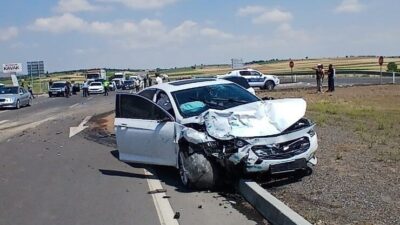 Konya’nın Seydişehir ilçesinde meydana gelen trafik kazasında, hafif ticari araç