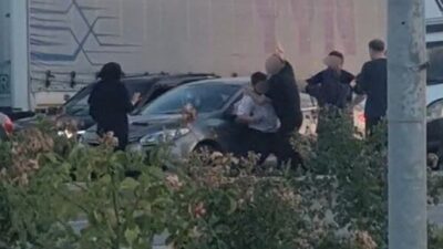 Ilgın ilçesinde meydana gelen yumruklu kavga anı cep telefonu kamerasına