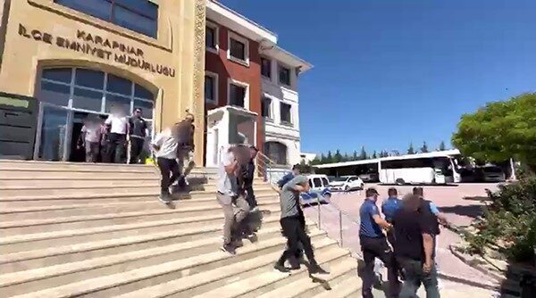 Konya’nın Karapınar ilçesinde uyuşturucu ticareti yapan şahıslara yönelik düzenlenen operasyonda