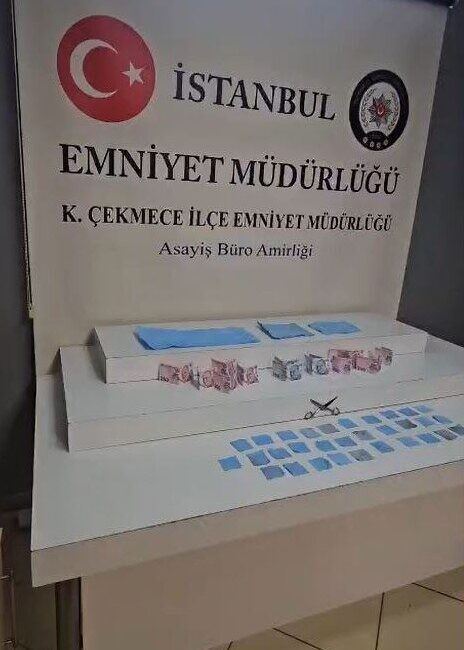 Küçükçekmece ilçesinde, uyuşturucu madde ticaretini engellemeye yönelik gerçekleştirilen operasyonda, bir
