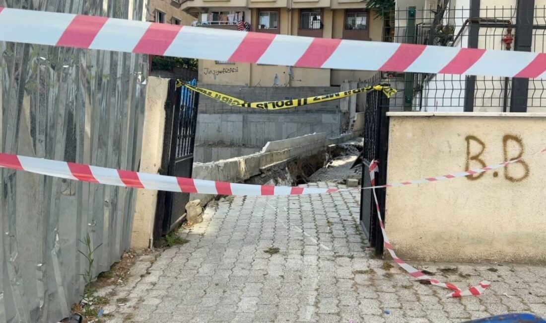 Küçükçekmece ilçesinde bir inşaatın temel kazısı esnasında komşu binanın bahçesinde